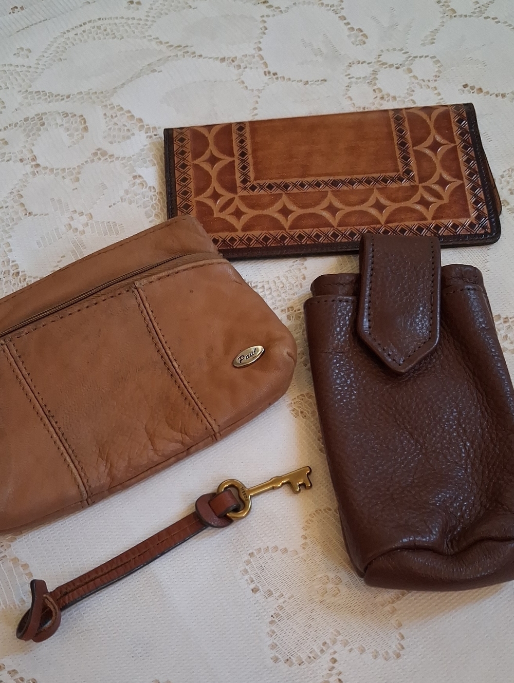 Fossil Key FOB, with Tan and Dark Brown Unbranded  Leather Accessories Set